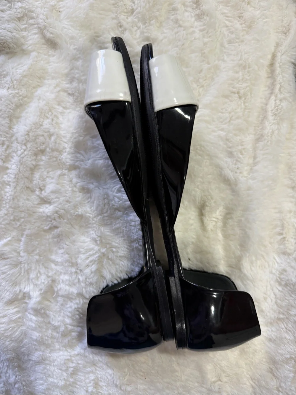Roger Vivier Patent Leather D’Orsay Flats Black Ivory Gold Buckle 35 US 5